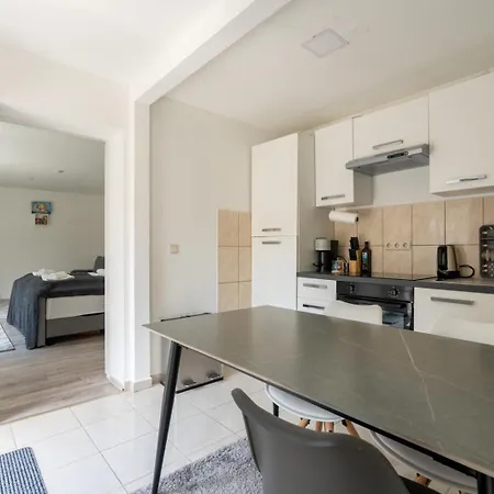 Apartment Wiener Juwel Zwischen Flughafen Und Stadtleben