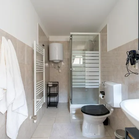 Apartment Wiener Juwel Zwischen Flughafen Und Stadtleben *