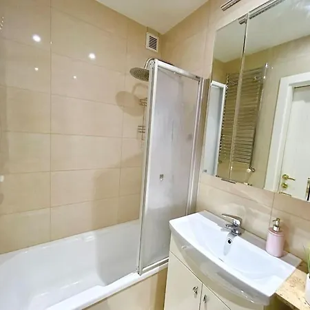 90 M2 Central With Balcony * Vienna
