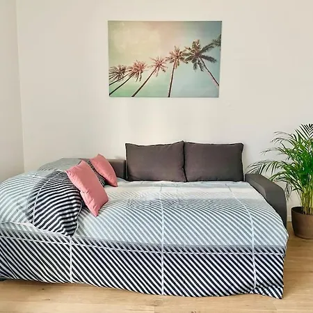90 M2 Central With Balcony