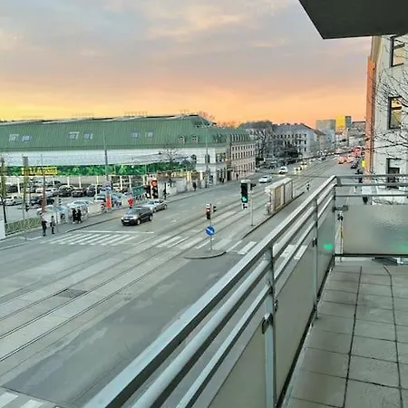 90 M2 Central With Balcony