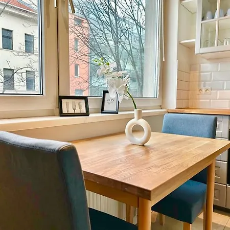 90 M2 Central With Balcony Apartment