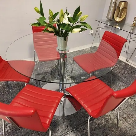With Unique 40m2 Garden & Self Check In Apartment *