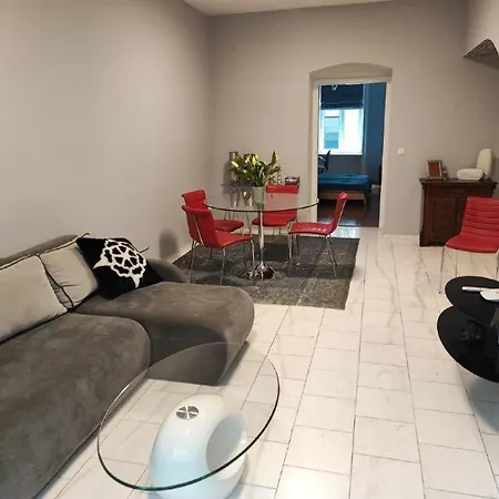 With Unique 40m2 Garden & Self Check In