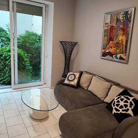 Apartment With Unique 40m2 Garden & Self Check In