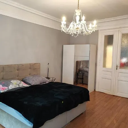 Apartment With Unique 40m2 Garden & Self Check In *