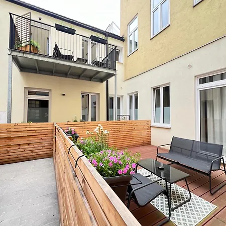Apartment The 15's *