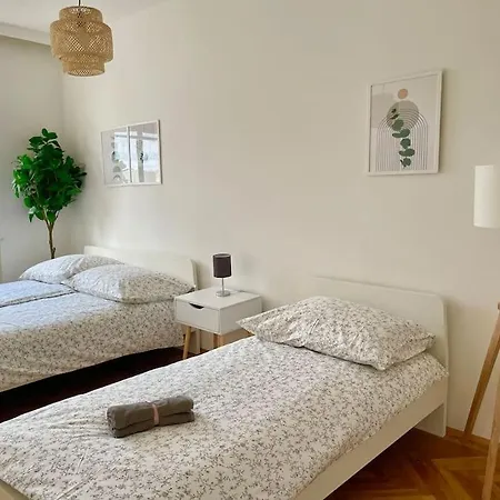 110m2 Stylish 4 Bedroom Apartmán Vídeň
