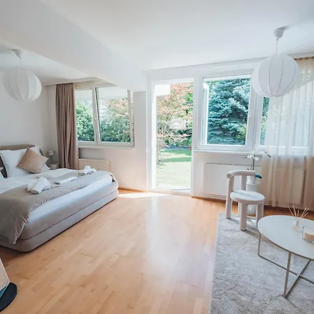 Apartment Bezauberndes Mit Privatem Garten *