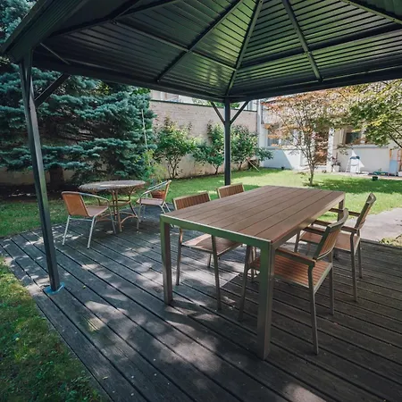 Apartment Bezauberndes Mit Privatem Garten