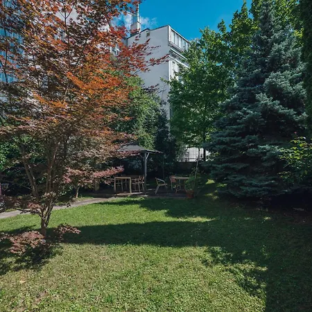 Apartment Bezauberndes Mit Privatem Garten *