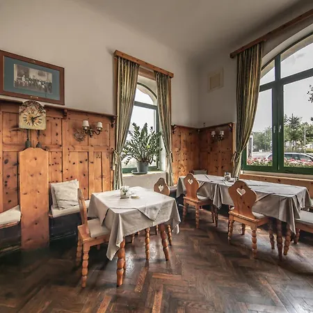 Bergwirt Schoenbrunn Hotel