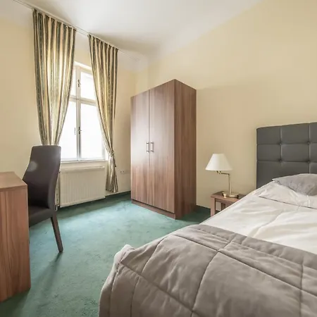 Hotel Bergwirt Schoenbrunn 3*