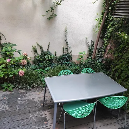 With Unique 40m2 Garden & Self Check In Apartment *
