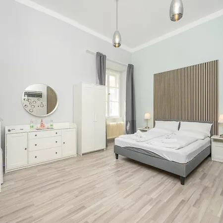 Aparthotel Elegance Palais Palffy 4*