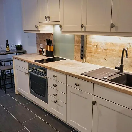 Charmante Nahe Wiener Stadthalle Apartmán *