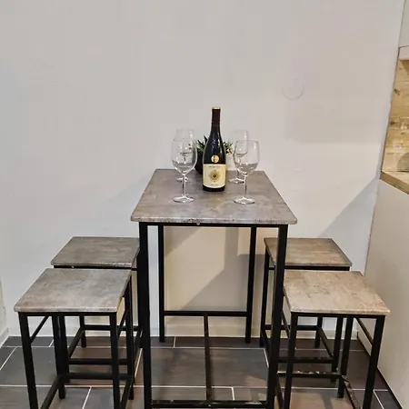 Charmante Nahe Wiener Stadthalle Apartment