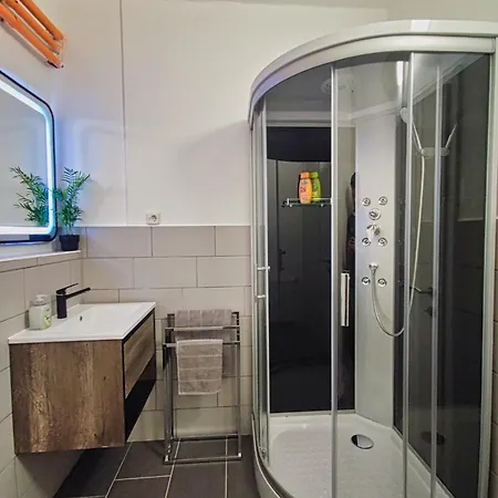 Apartment Charmante Nahe Wiener Stadthalle *