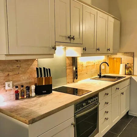 Charmante Nahe Wiener Stadthalle Apartmán *