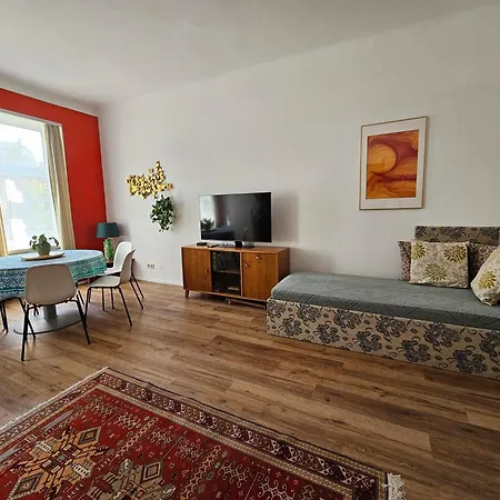 Palm Apartment *