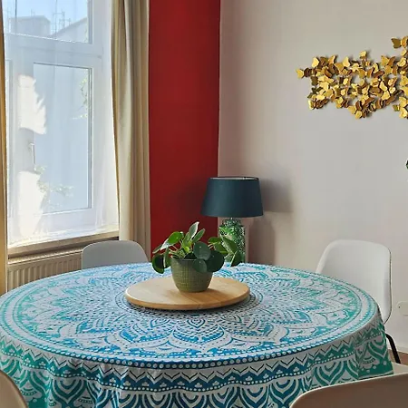 Palm Apartment *