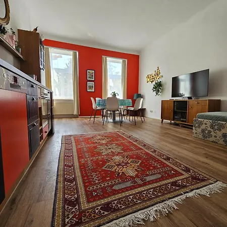 Palm Apartment *