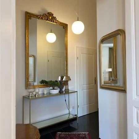 Royal Schoenbrunn Apartman