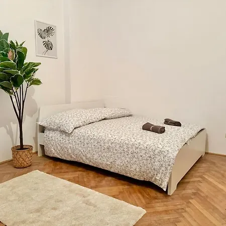Apartment 70 M2 Calm & Quiet With Free Parking Vienna