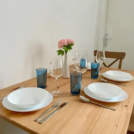 70 M2 Calm & Quiet With Free Parking