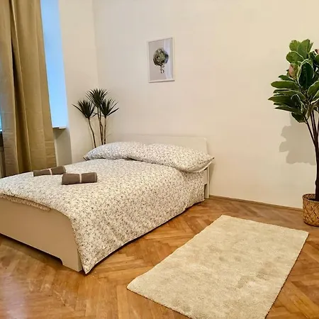 70 M2 Calm & Quiet With Free Parking *