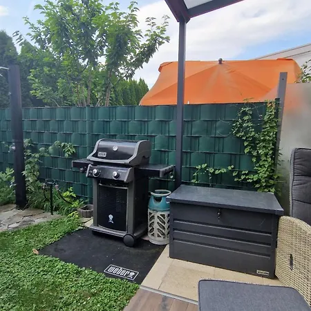 Holiday home Charming House With Garden And Jacuzzi In