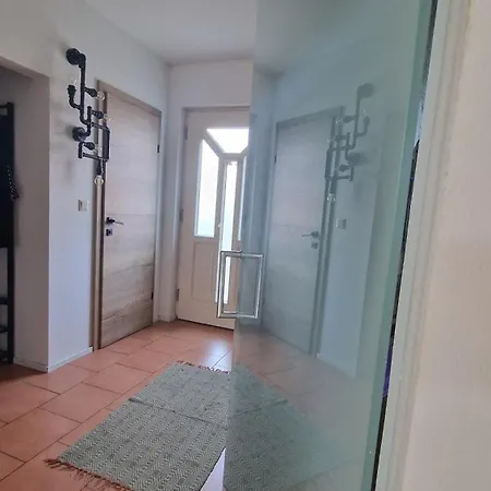 Charming House With Garden And Jacuzzi In