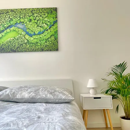 Apartment 90 M2 Stylish 2 Bedroom With Balcony Vienna