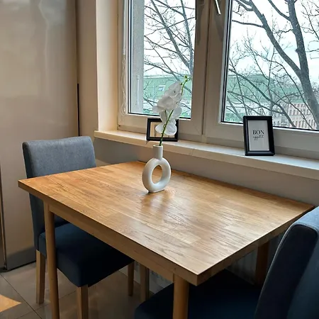 90 M2 Stylish 2 Bedroom With Balcony *