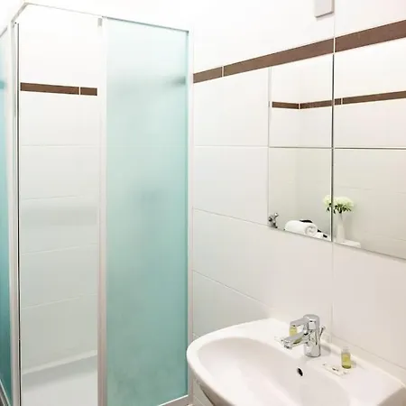 Stylish With Free Parking Apartment Vienna