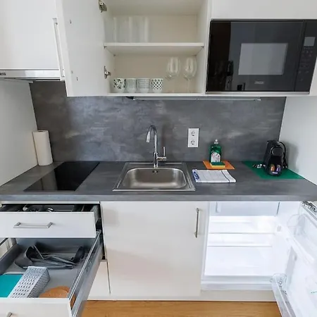 Ottakring Apartment *