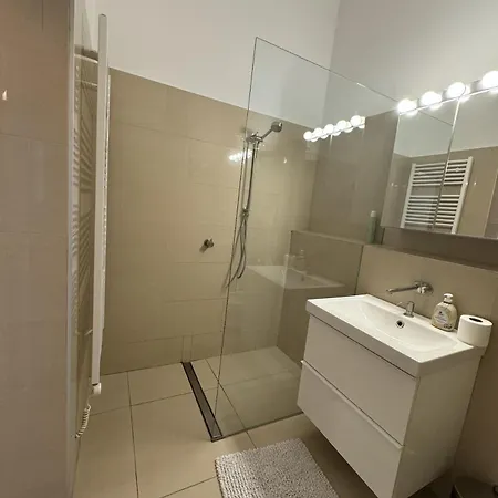 Crown Naschmarkt U4 Appartement Vienne