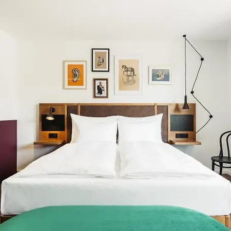 Otel Schani Uno 4*
