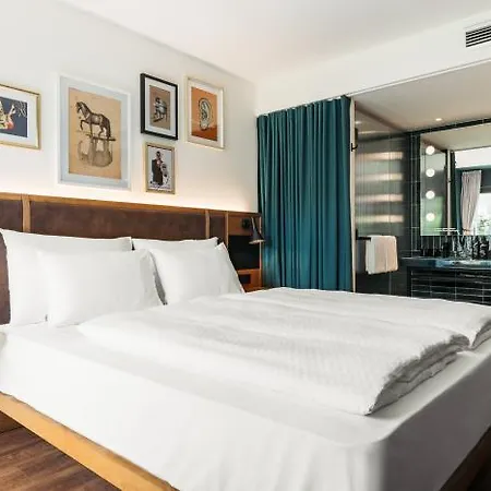 Schani Uno Otel 4*