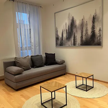 Apartment Luxury Cityapartment 5 *
