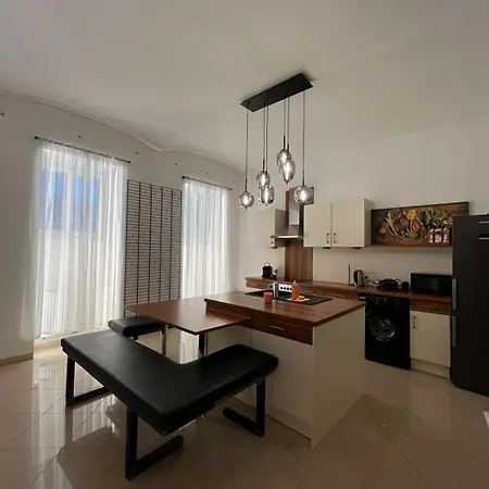 Luxury Cityapartment 5 *