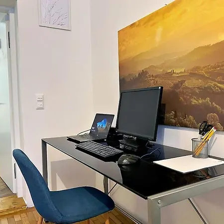 Apartment Spacious 2 Bedroom Loft With Courtyard - Centre