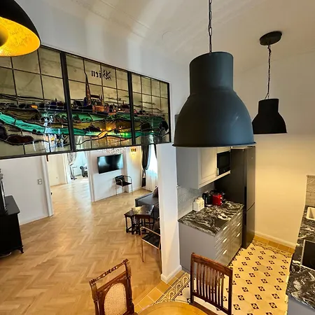 7th Heaven Center Apartment *