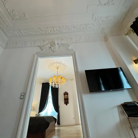 7th Heaven Center Apartment *