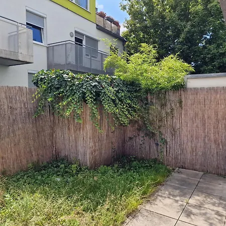 Danube Garden 22 Apartment *