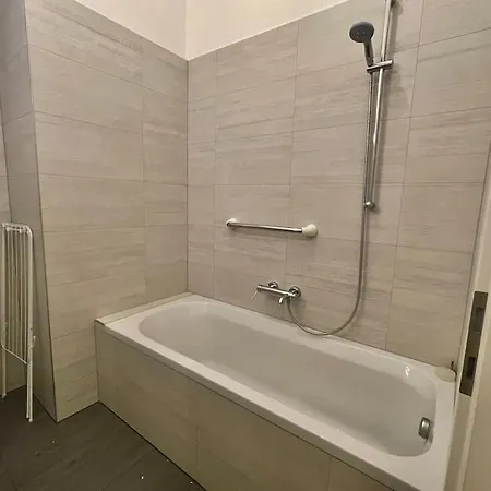 Apartment 80 M2 Stylish & Renovated Vienna