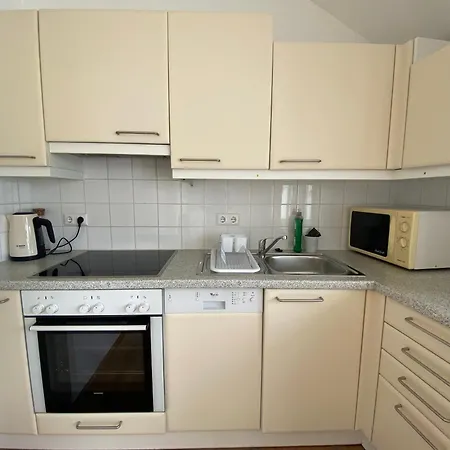 Luxury Penthouse Near Metro, Train Station And 15 Mins Center Apartment Vienna