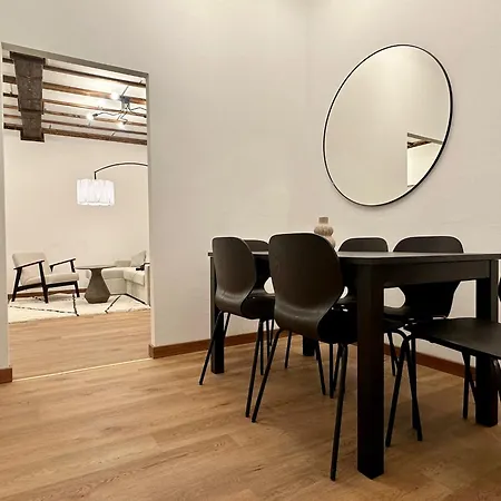 Apartment Hidden Garden - Spacious Modern - 1 Min To City Shuttle