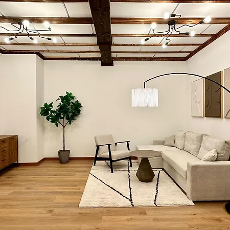 Hidden Garden - Spacious Modern - 1 Min To City Shuttle Vienna