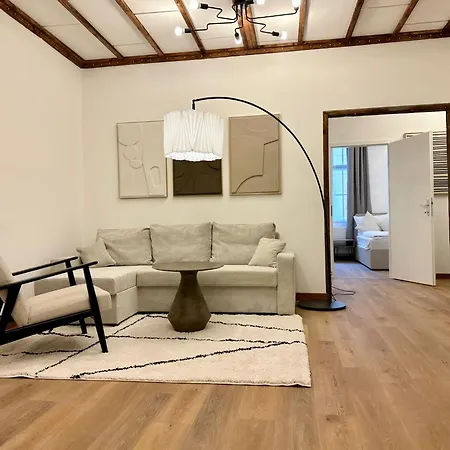 Apartment Hidden Garden - Spacious Modern - 1 Min To City Shuttle Vienna